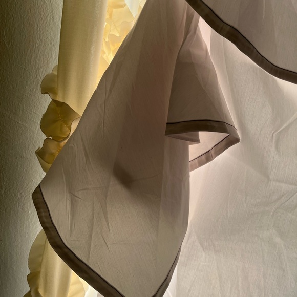 Plus size white shoulder dress. - Picture 2 of 4